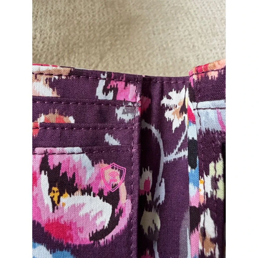 Vera Bradley Small Wallet Womens OS Purple Indiana Rose NEW RFID Floral Quilted